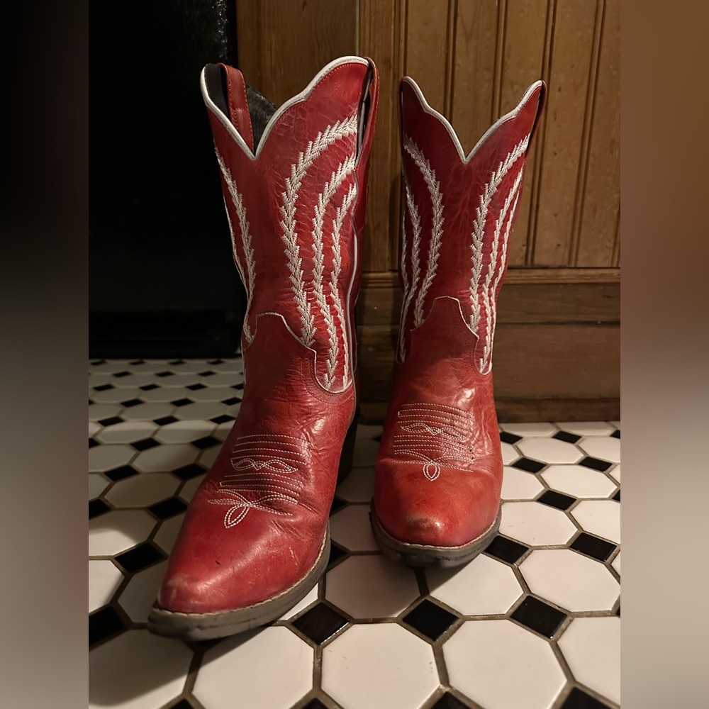 Red western cowboy boots 8